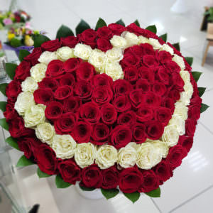 Букет роз в форме сердца #1